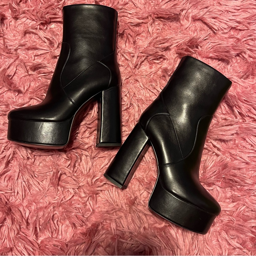 80’s go go platform black boots